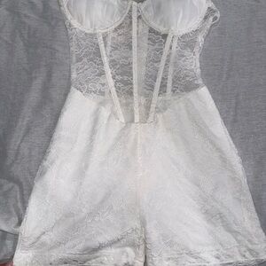 Chic White Lace Chemise